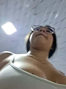 -VICKKY: онлайн-секс-чат