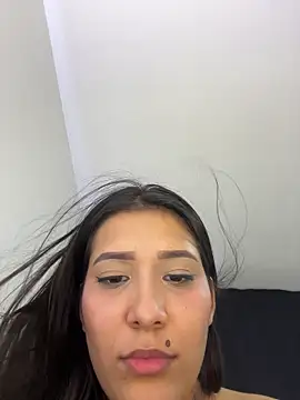 IsabellaJoness_ Chat XXX in diretta