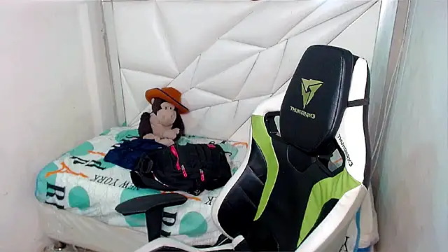 Liarr_: онлайн-секс-чат