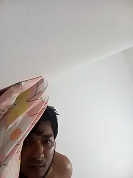 NuttyOverlord Adlı Modelin Web Kamerası Şovu