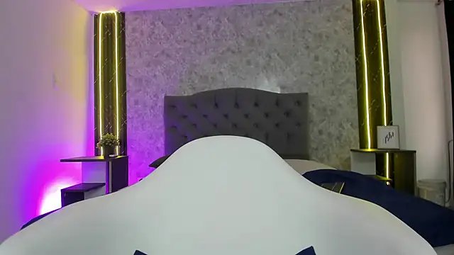 GiannaSlimJB Chat XXX in diretta