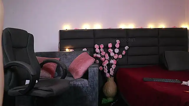 kathieandpovcock1のライブXXXチャット