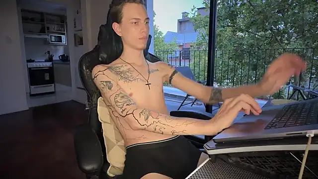 XXX chat uživo modela Den_BlueXx