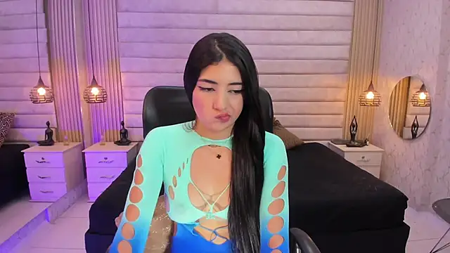 VictoriaaBlair 现场XXX聊天