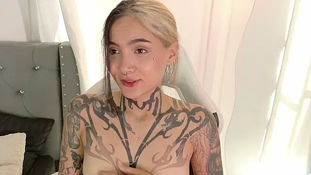 sara_queen10's Live XXX Chat