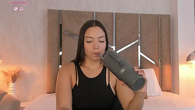 Megan-8 Live XXX-Chat