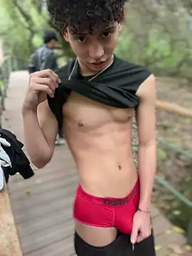 yoursexyjose Adlı Modelin Canlı XXX Sohbeti