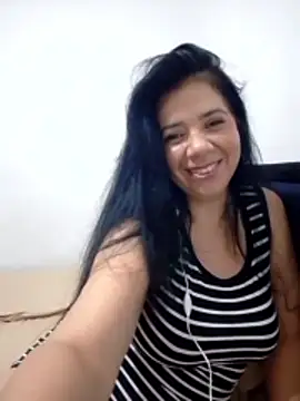 Victoria42 现场XXX聊天