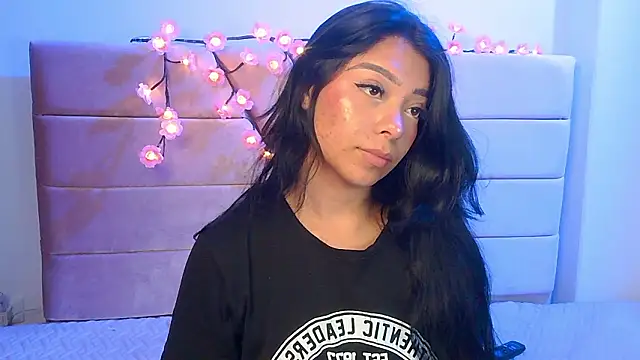 MiaCute_fit8's Live XXX Chat