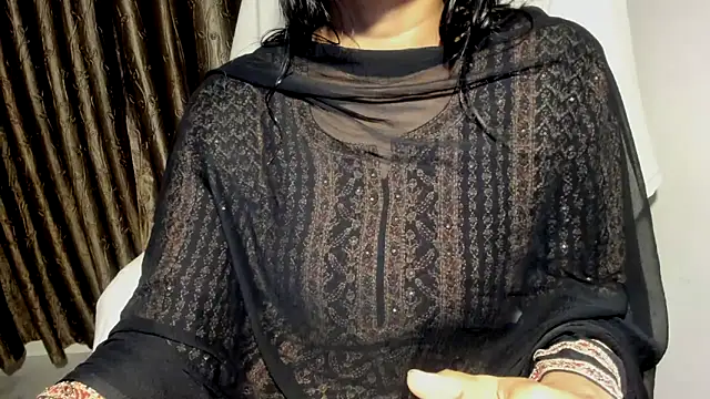 TheShyGirl_ élő XXX-chatje