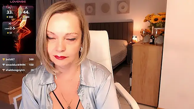 Tilly_Eliot live XXX chat