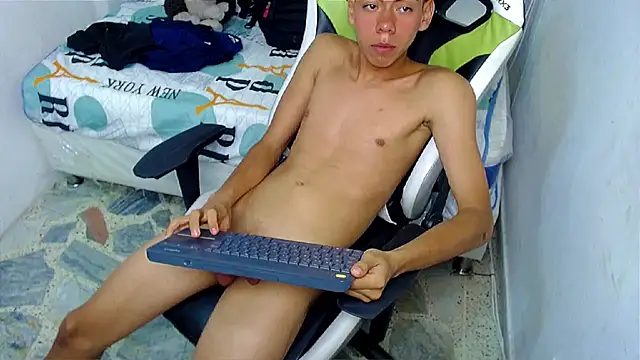 Liarr_ élő XXX-chatje