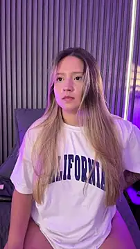 Chat +18 de MiaPetit_ ao vivo