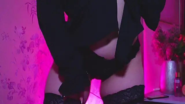 LucyLextonXのライブXXXチャット