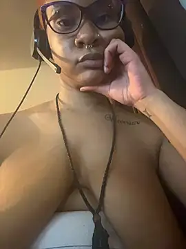 nickytheehawtie: онлайн-секс-чат