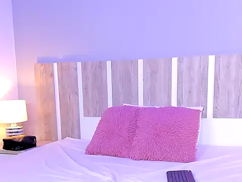 EmilySearss' Live XXX Chat