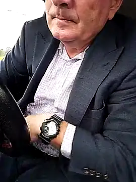 stiffandlubed@xh: онлайн-секс-чат