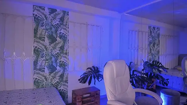 Онлайн чат XXX loly_marce