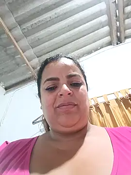 Mia-Glow: διαδικτυακό σόου στην κάμερα