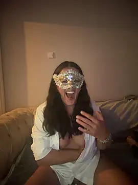 Chat +18 de Latinbella ao vivo