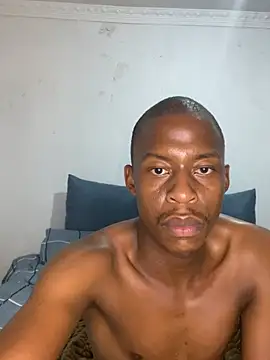 Pokazy przed kamerką – dick4mami