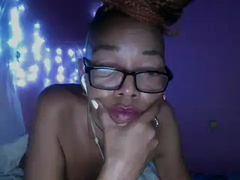 Ladyzee25 现场XXX聊天