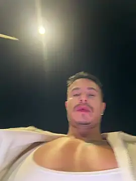 Chat +18 de DominickVegas ao vivo