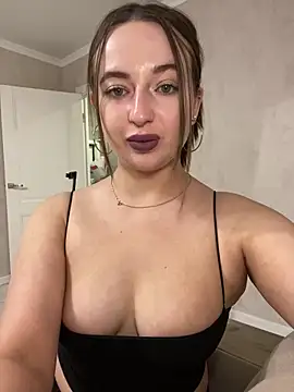 AlisaQSky 即時 XXX 聊天