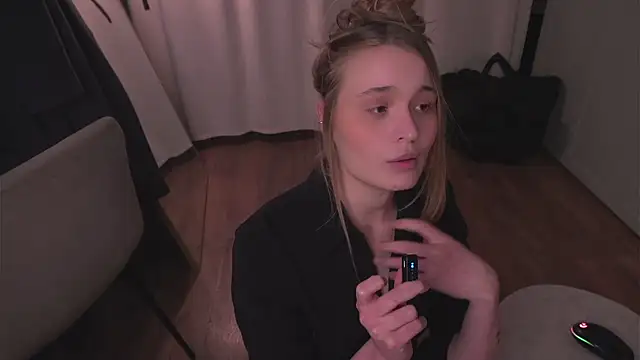 lisa_schiele 即時 XXX 聊天