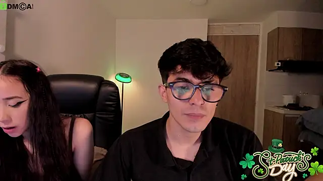 Mikeyvioleta_ élő XXX-chatje