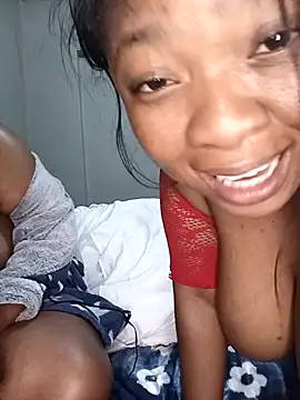 BeverlyQueen15 即時 XXX 聊天