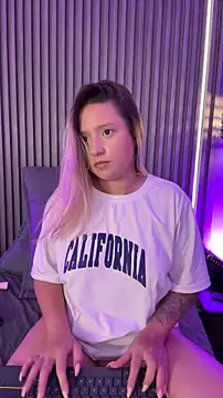 Chat XXX Live MiaPetit_