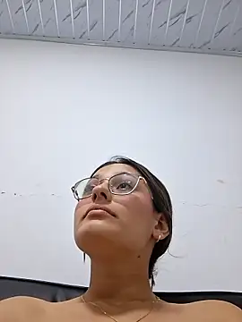 Ary-18 Live XXX-chat