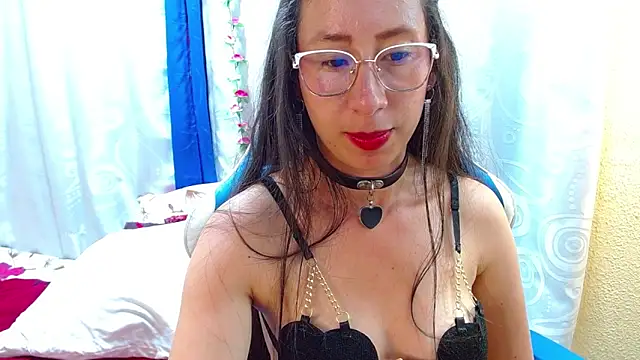 Chat XXX en directo de Gia_leinn