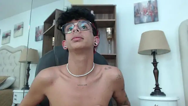 Ibratxandyn Live XXX chat