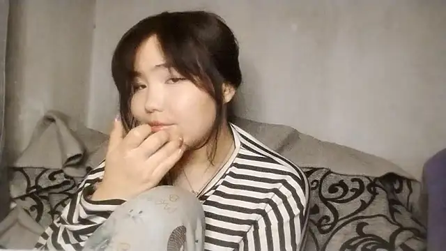 MollyAsian: онлайн-секс-чат