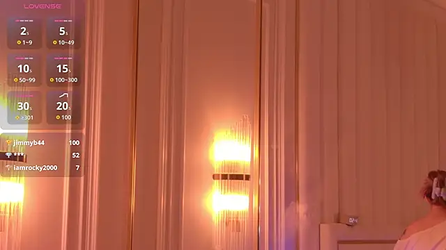 MollyHilton: онлайн-секс-чат