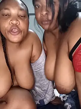 BeverlyQueen15: онлайн-секс-чат