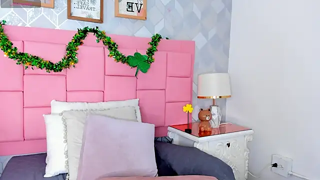 Show de antonella_moon_1 na webcam