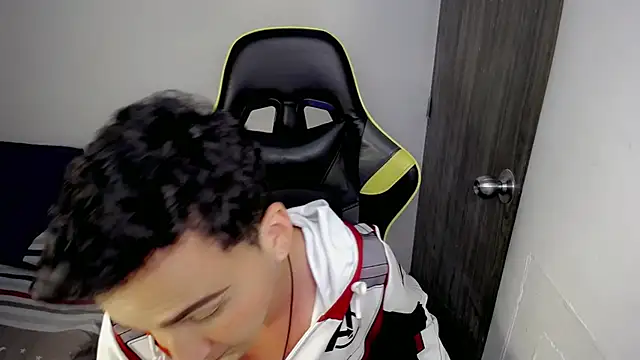 Show modela Mathias_twinkk na web-kameri