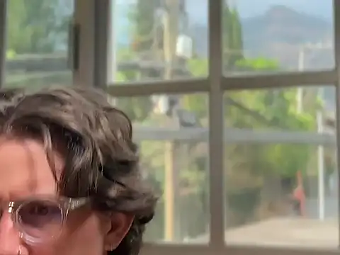 mcklister_kinky_feets Show Webcam