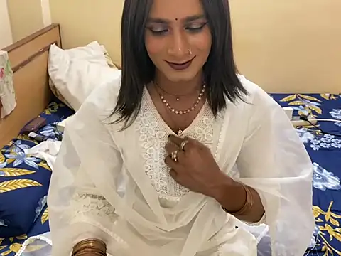 LuvLayla: вебкам-шоу