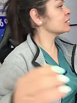 NATHALIA-28_ 即時 XXX 聊天