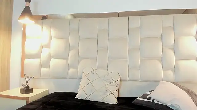 Helenn_Moore Live XXX-Chat