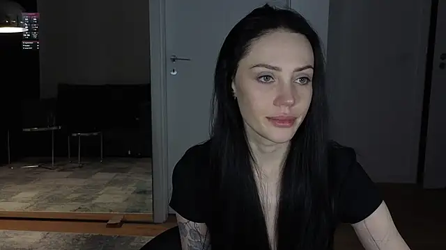 Sara_Tranquil Adlı Modelin Canlı XXX Sohbeti