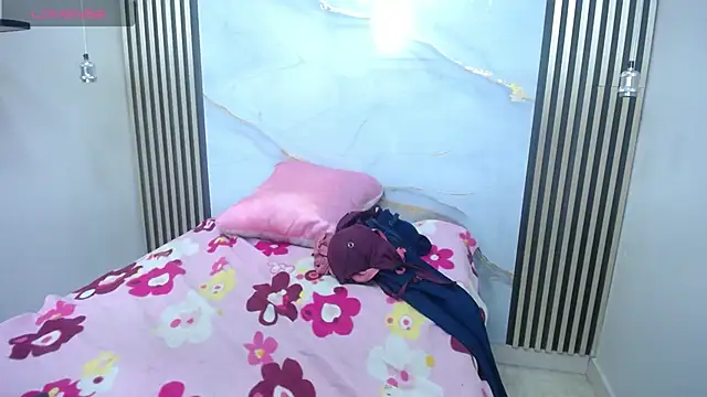 Chatroom XXX en direct de Miah-Princess