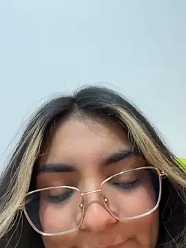 Cat2525: διαδικτυακό σό ου στην κάμερα