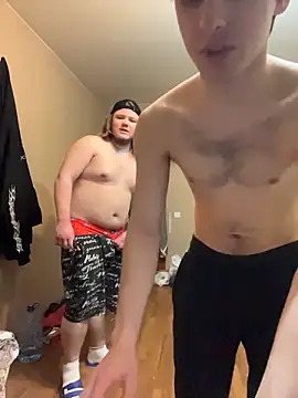 desiredude9: διαδικτυακό σόου στην κάμερα