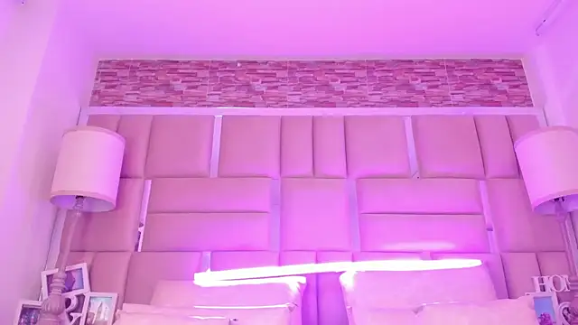 ShaniaBrownn 现场XXX聊天