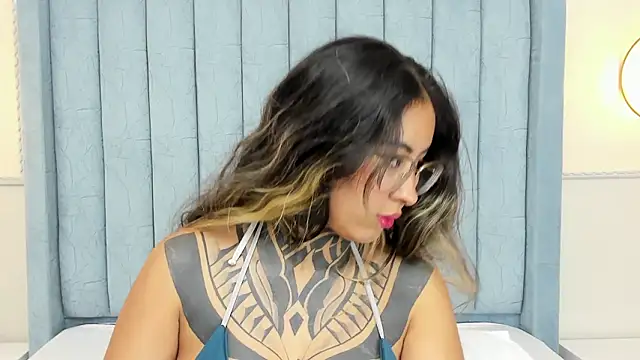 Chat XXX en directo de NicoleBlum